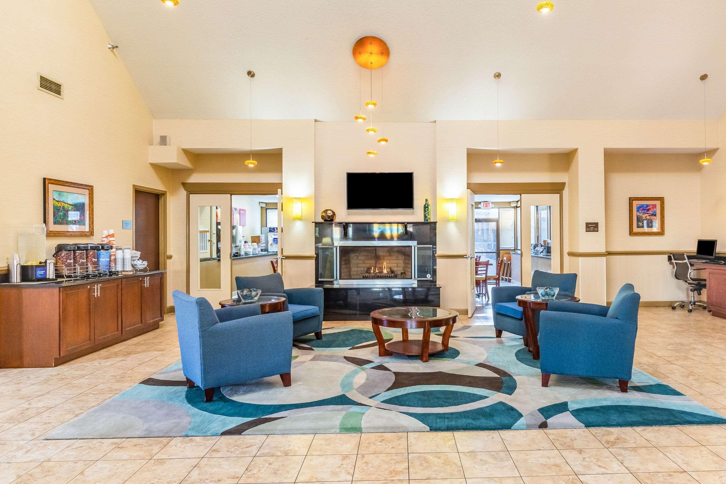 Comfort Suites Chesapeake - Norfolk Exterior photo