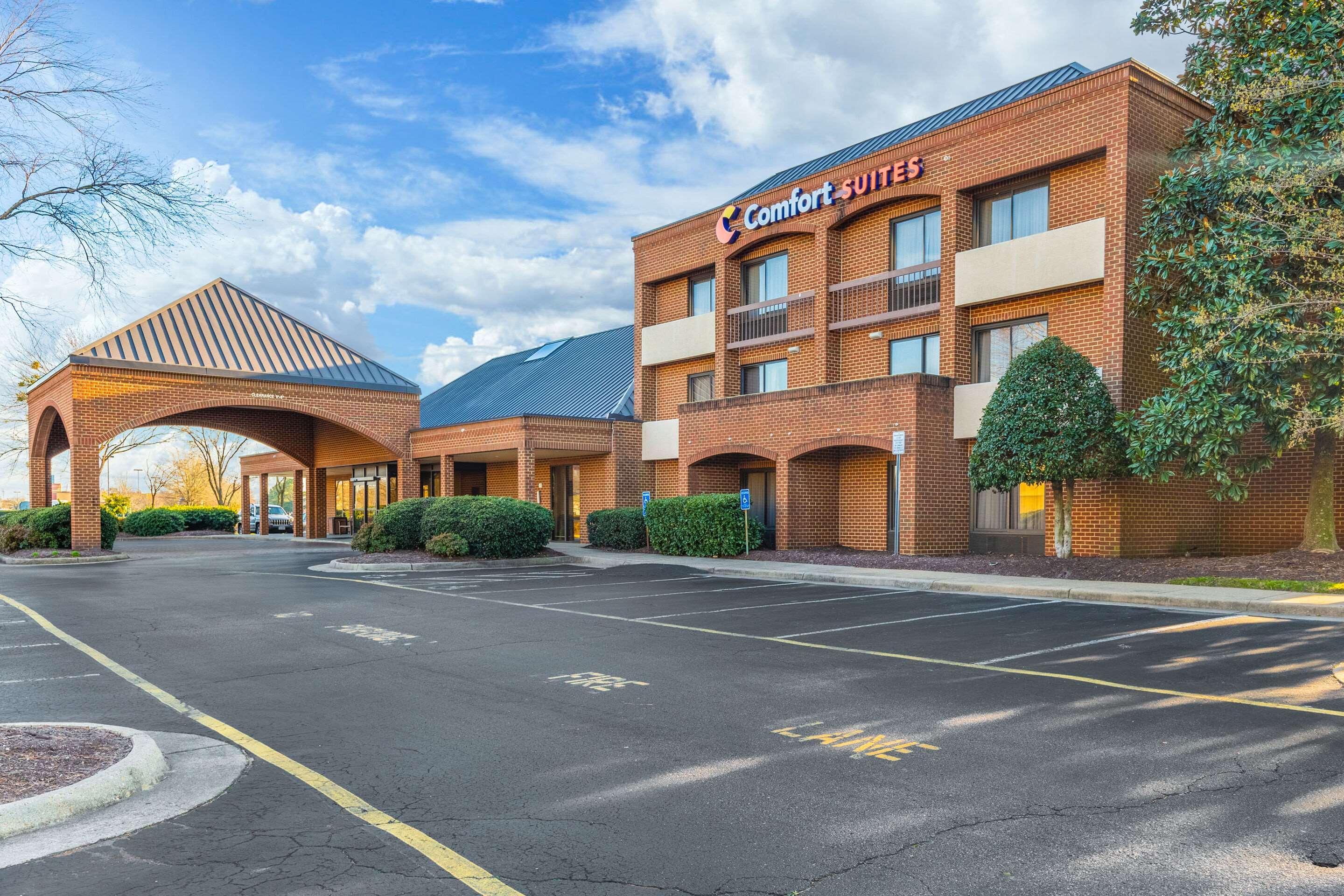 Comfort Suites Chesapeake - Norfolk Exterior photo