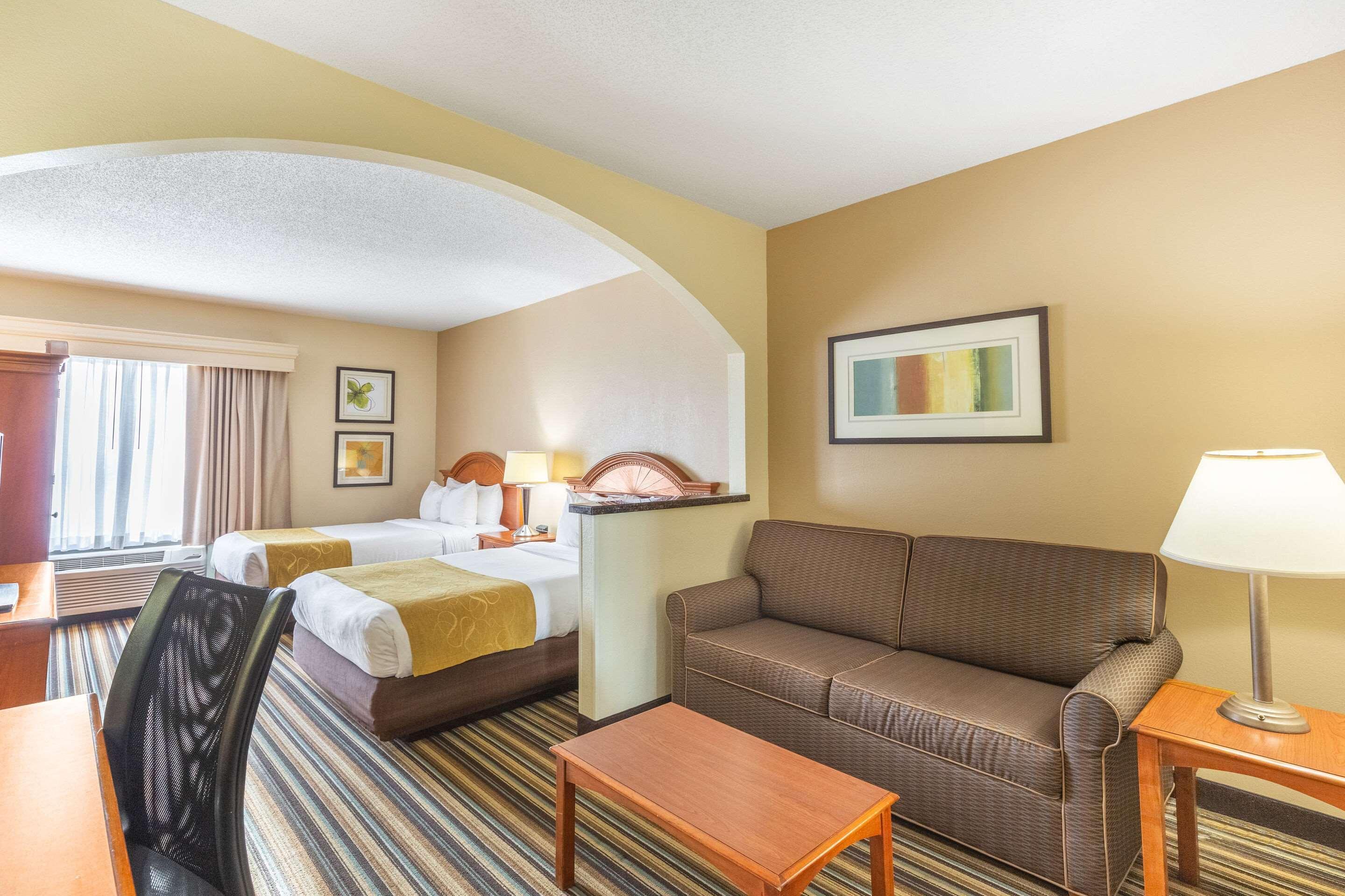 Comfort Suites Chesapeake - Norfolk Exterior photo
