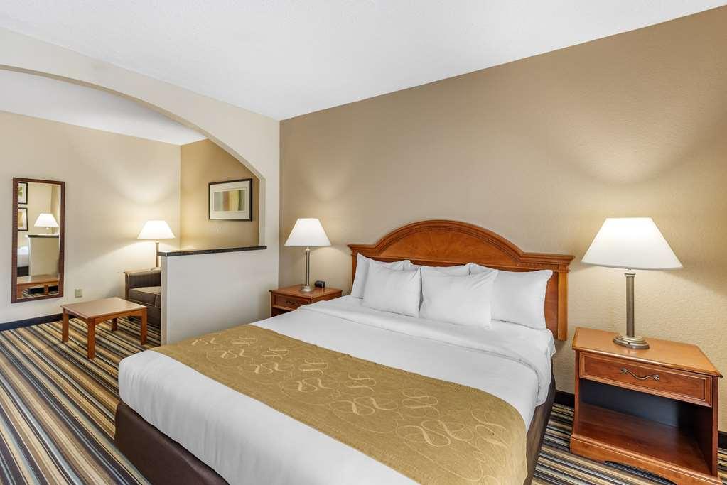 Comfort Suites Chesapeake - Norfolk Room photo